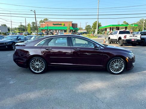 Used 2013 Lincoln MKZ AWD image 4