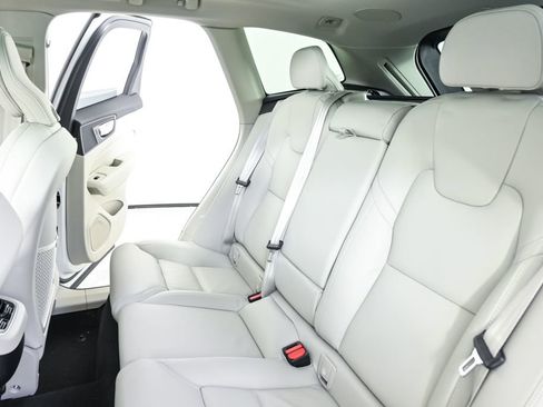New 2026 Volvo XC60 B5 Ultra w/ Protection Package Premier AWD/4WD image 21