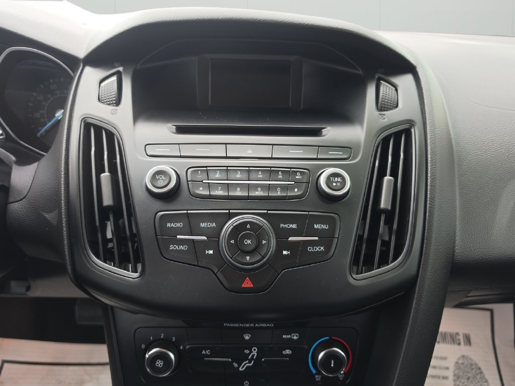 Used 2016 Ford Focus SE FWD image 10