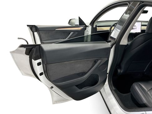 Certified 2023 Tesla Model Y Performance AWD/4WD image 5