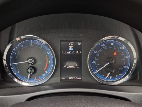 Used 2018 Toyota Corolla SE w/ Carpet Mat Package (TMS) FWD image 17