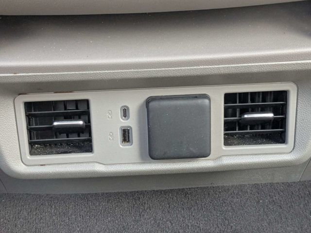 Used 2025 GMC Sierra 1500 SLT AWD/4WD image 14