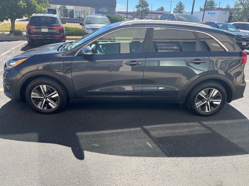 Used 2020 Kia Niro EX Premium FWD image 6