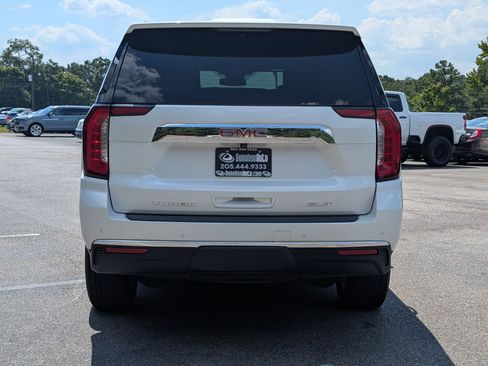 Used 2024 GMC Yukon SLT w/ SLT Premium Package RWD image 8