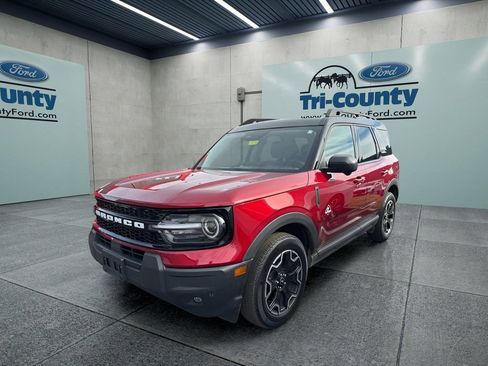 Used 2025 Ford Bronco Sport Outer Banks w/ Outer Banks Tech Package+ AWD/4WD image 3
