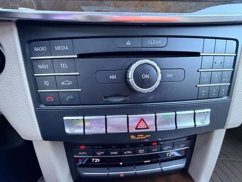 Used 2016 Mercedes-Benz E 350 Sedan image 23
