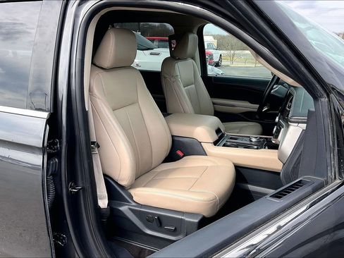 Used 2022 Ford Expedition Max XLT RWD image 31