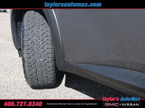 Used 2024 Nissan Pathfinder S image 33