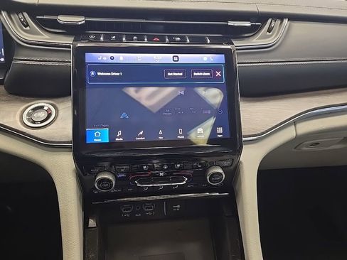 Used 2021 Jeep Grand Cherokee L Overland w/ Luxury Tech Group IV image 13