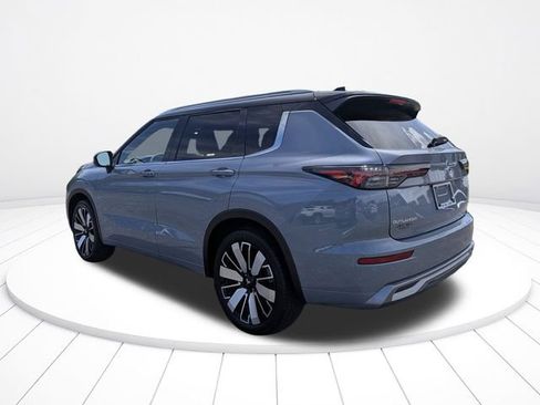 Used 2025 Mitsubishi Outlander SEL FWD image 5