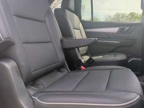 Certified 2025 Buick Enclave Preferred FWD image 18