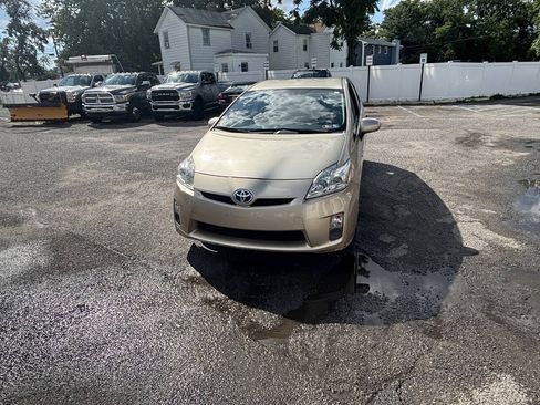 Used 2011 Toyota Prius Two FWD image 2