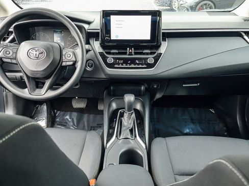Used 2024 Toyota Corolla LE w/ LE Convenience Package FWD image 6