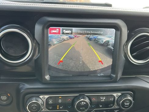 Certified 2022 Jeep Wrangler Unlimited Sahara image 17