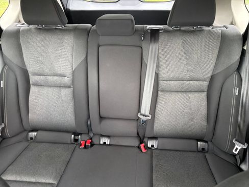 Used 2025 Nissan Rogue SV AWD/4WD image 40