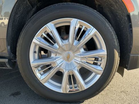 Used 2021 Chevrolet Suburban High Country w/ Premium Package RWD image 33