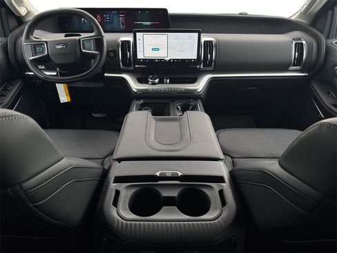 New 2025 Ford Expedition Max Platinum w/ Driver's Package image 10