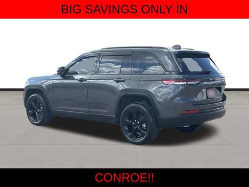 Used 2024 Jeep Grand Cherokee Altitude RWD image 7