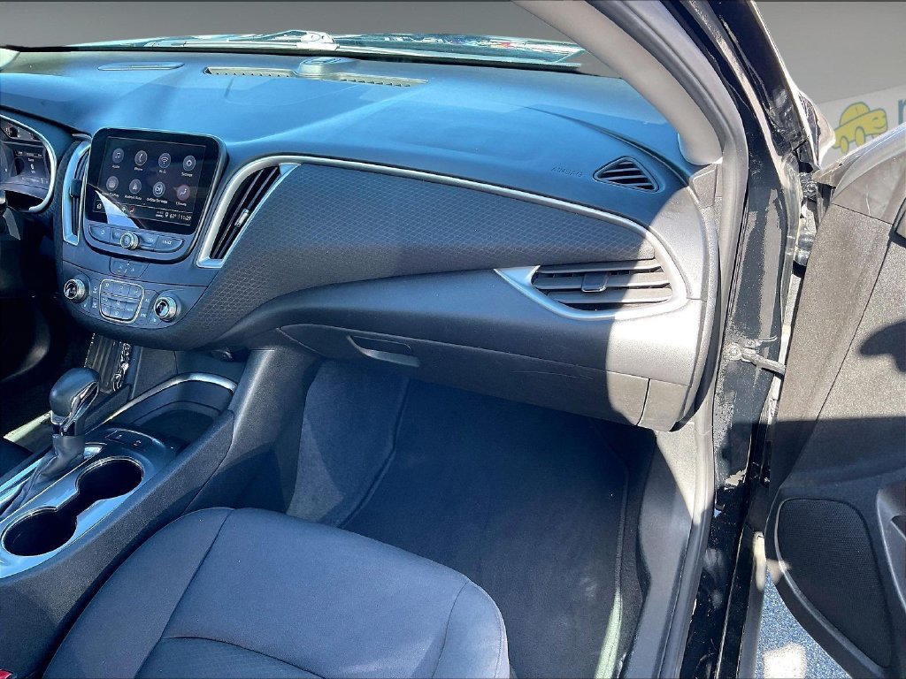 Used 2025 Chevrolet Malibu LT FWD image 12