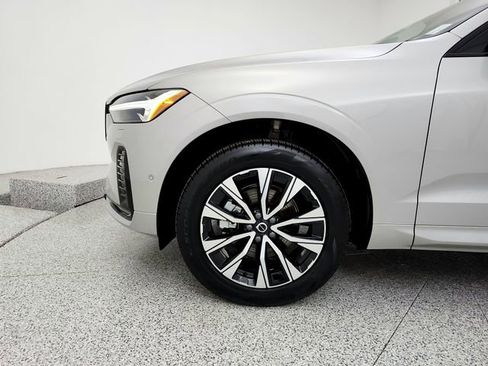 Certified 2025 Volvo XC60 B5 Plus AWD/4WD image 31