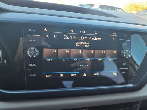 Certified 2022 Volkswagen Taos SE image 14