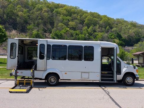 Used 2007 Ford E-450 and Econoline 450 RWD image 7