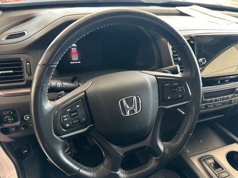 Used 2025 Honda Ridgeline Sport image 28