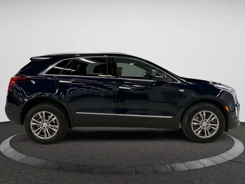 Certified 2022 Cadillac XT5 Premium Luxury w/ Technology Package image 2