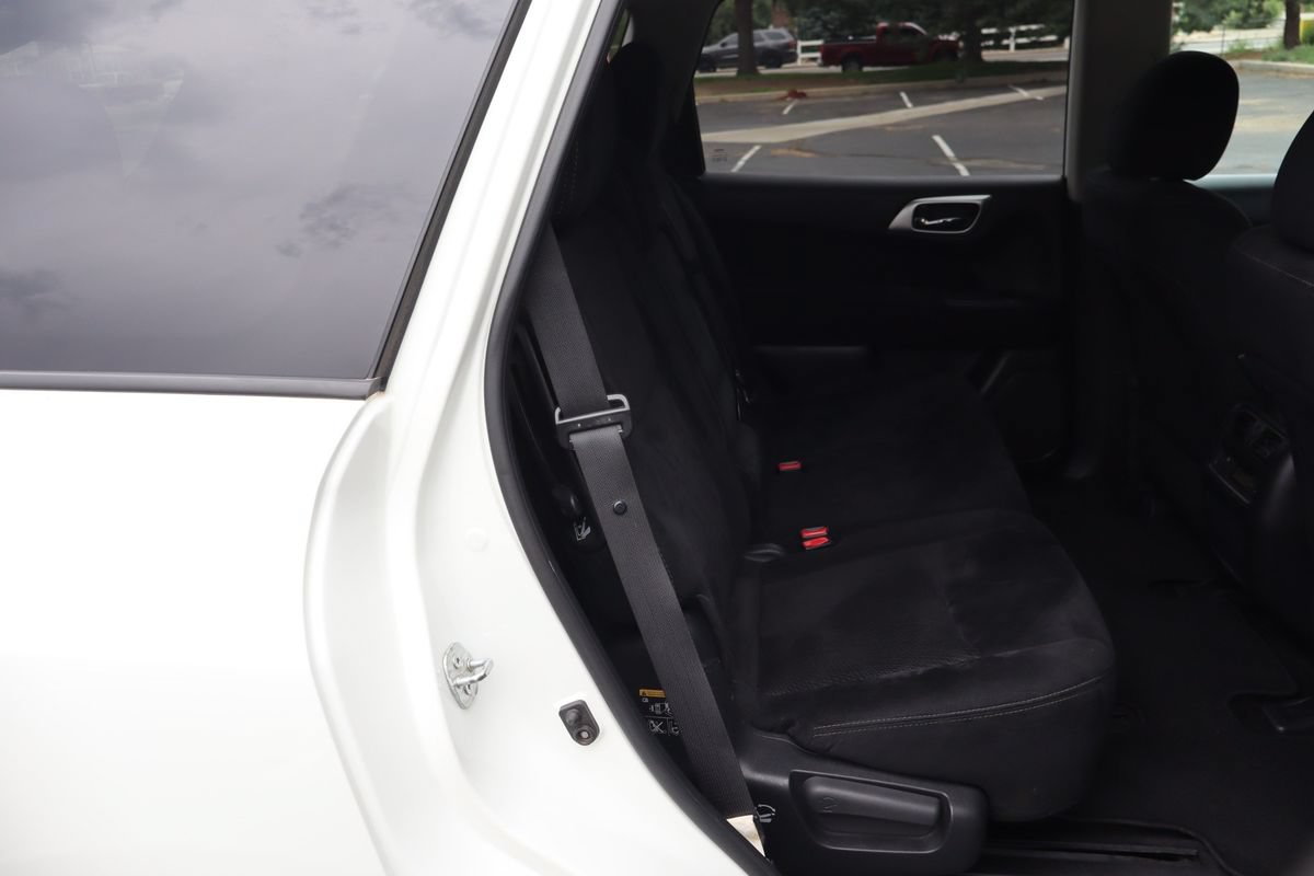 Used 2016 Nissan Pathfinder SV AWD/4WD image 23