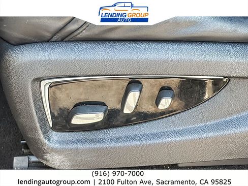 Used 2015 Cadillac Escalade Luxury AWD/4WD image 21