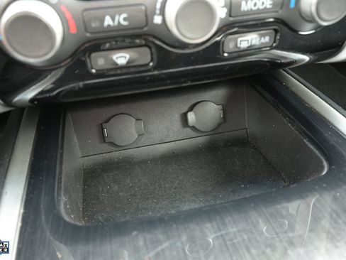 Used 2015 Nissan Pathfinder SV FWD image 4