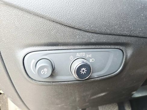 Used 2022 Chevrolet Equinox LS w/ LS Convenience Package FWD image 20