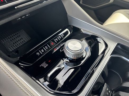 New 2026 Jeep Grand Wagoneer 4WD w/ Premium Group I image 21