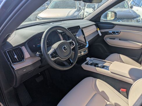 New 2026 Volvo XC90 B6 Plus w/ Protection Package Premier image 10