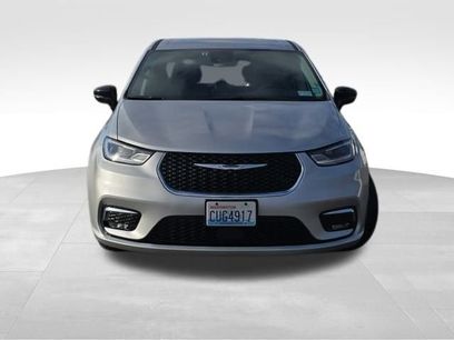 Used 2024 Chrysler Pacifica Touring-L