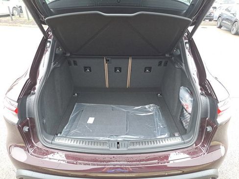 New 2026 Porsche Macan image 15