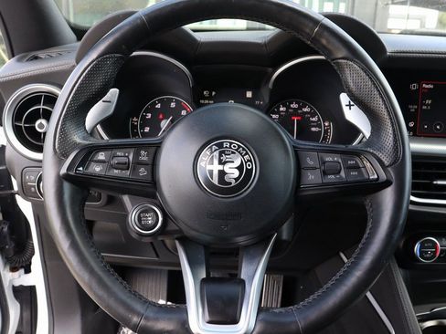 Used 2023 Alfa Romeo Stelvio Veloce image 37