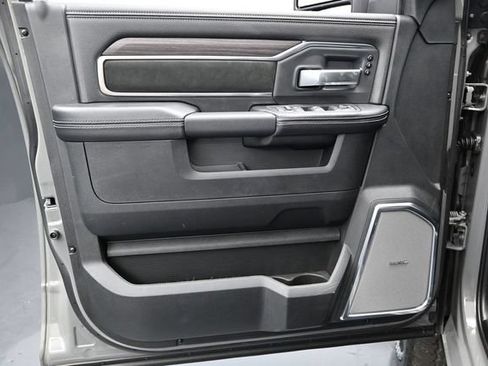 New 2026 RAM 2500 Laramie AWD/4WD image 17