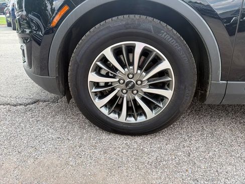 Used 2019 Lincoln Nautilus Select AWD/4WD image 10