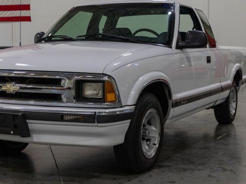Used 1995 Chevrolet S10 Pickup LS RWD image 35