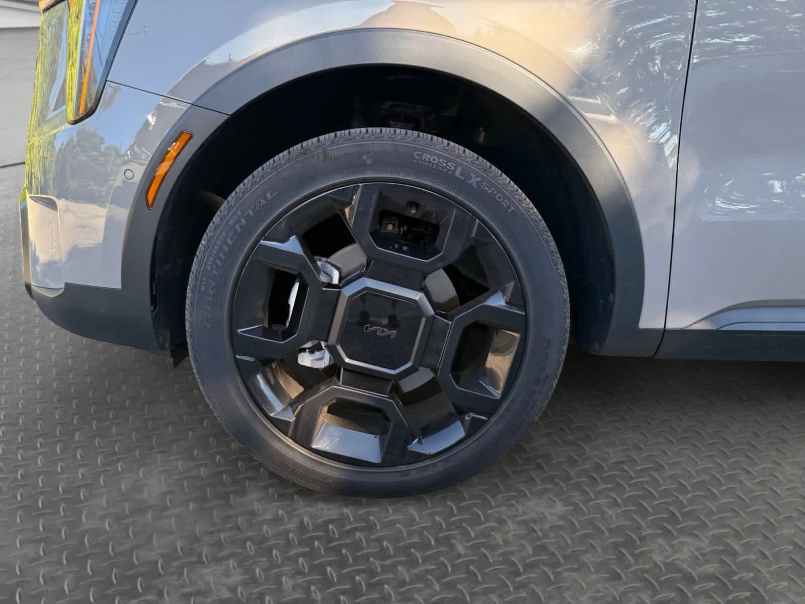 Used 2025 Kia Sorento SX AWD/4WD image 9