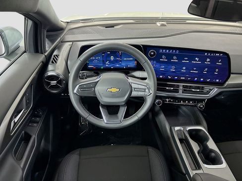 New 2026 Chevrolet Equinox EV LT image 21