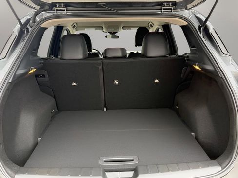 New 2026 Nissan Kicks SR w/ Cold Weather Package FWD image 9