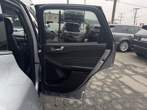 Used 2023 Ford Escape Platinum image 14