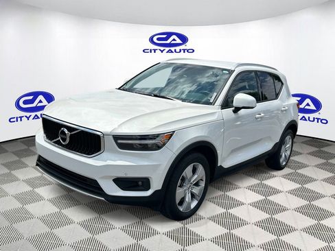 Used 2022 Volvo XC40 T5 Momentum AWD/4WD image 9