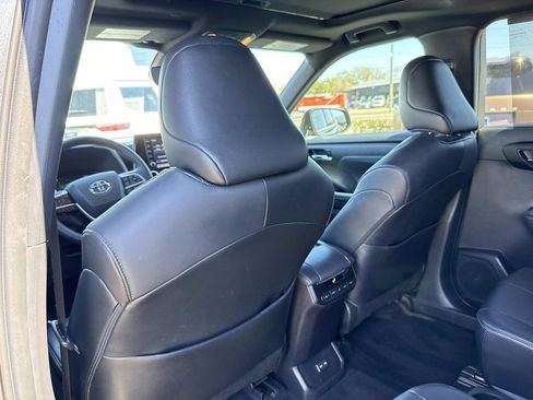 Used 2022 Toyota Highlander XSE image 14