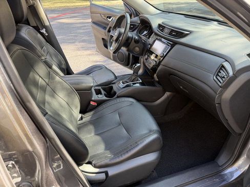 Used 2017 Nissan Rogue SL w/ SL Premium Package image 20