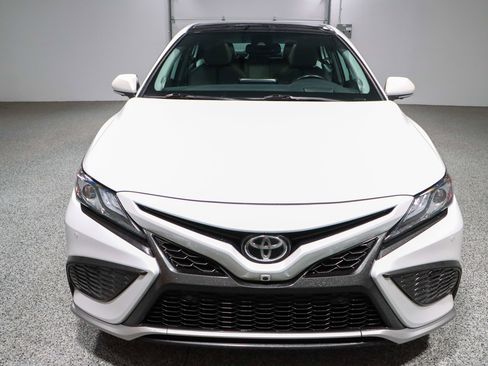 Used 2022 Toyota Camry XSE w/ Navigation Package image 4