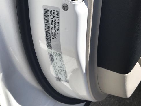 Used 2024 Chrysler Pacifica Touring-L FWD image 30