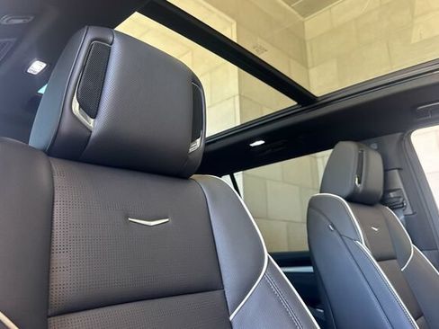 New 2026 Cadillac Escalade ESV Sport w/ Touring Package AWD/4WD image 17